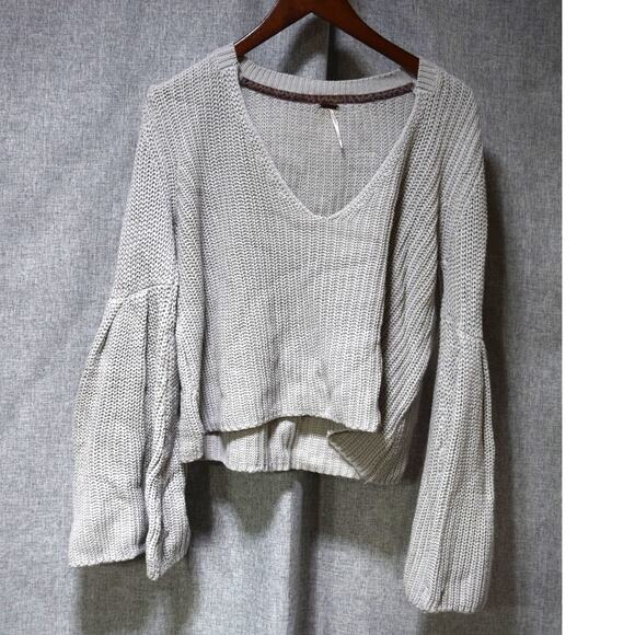 Free People Sweaters - Free People Gray Chunky Knit Cropped V-Neck Sweater XS